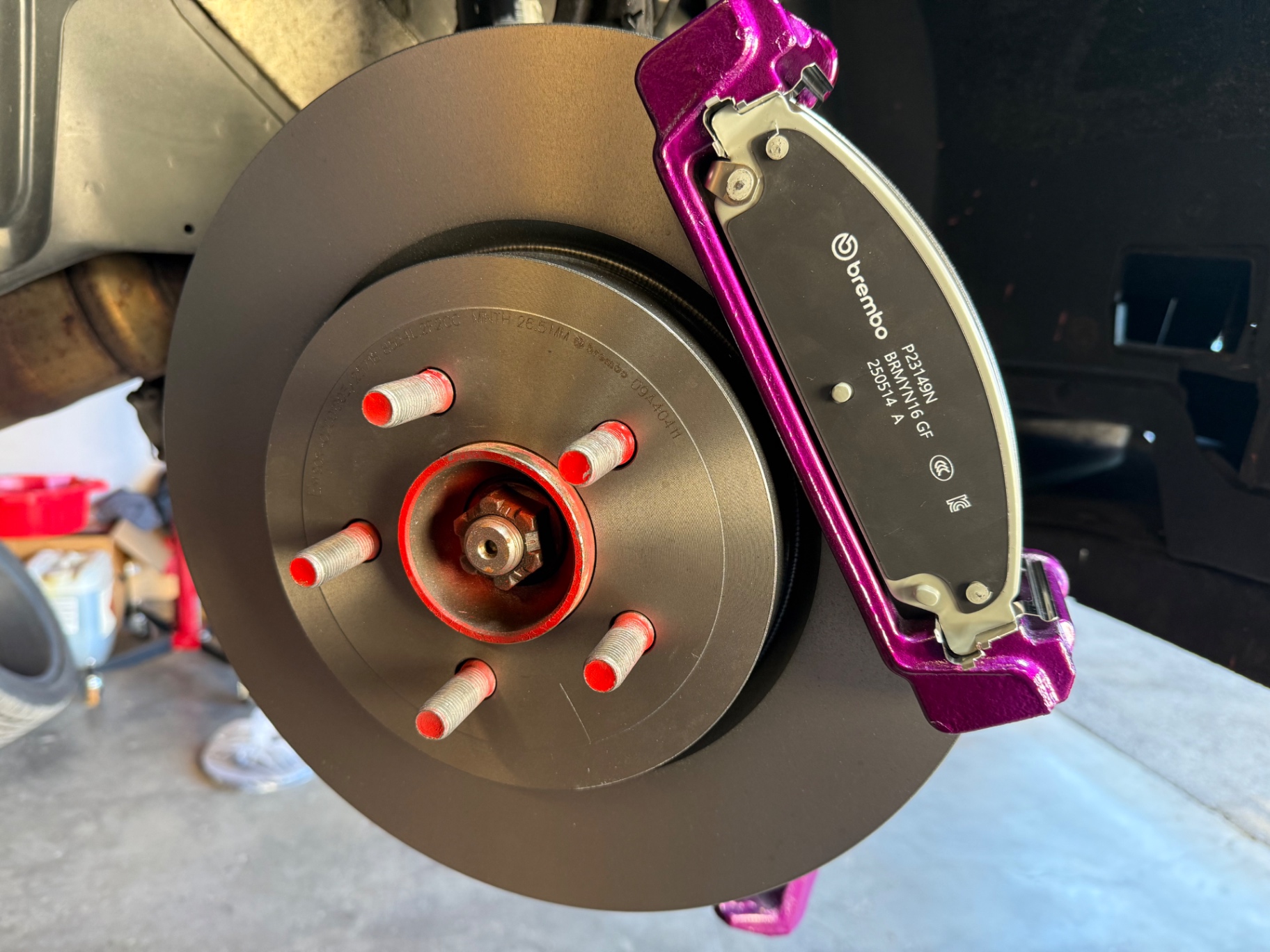 Rotor y caliper de freno listos para instalación